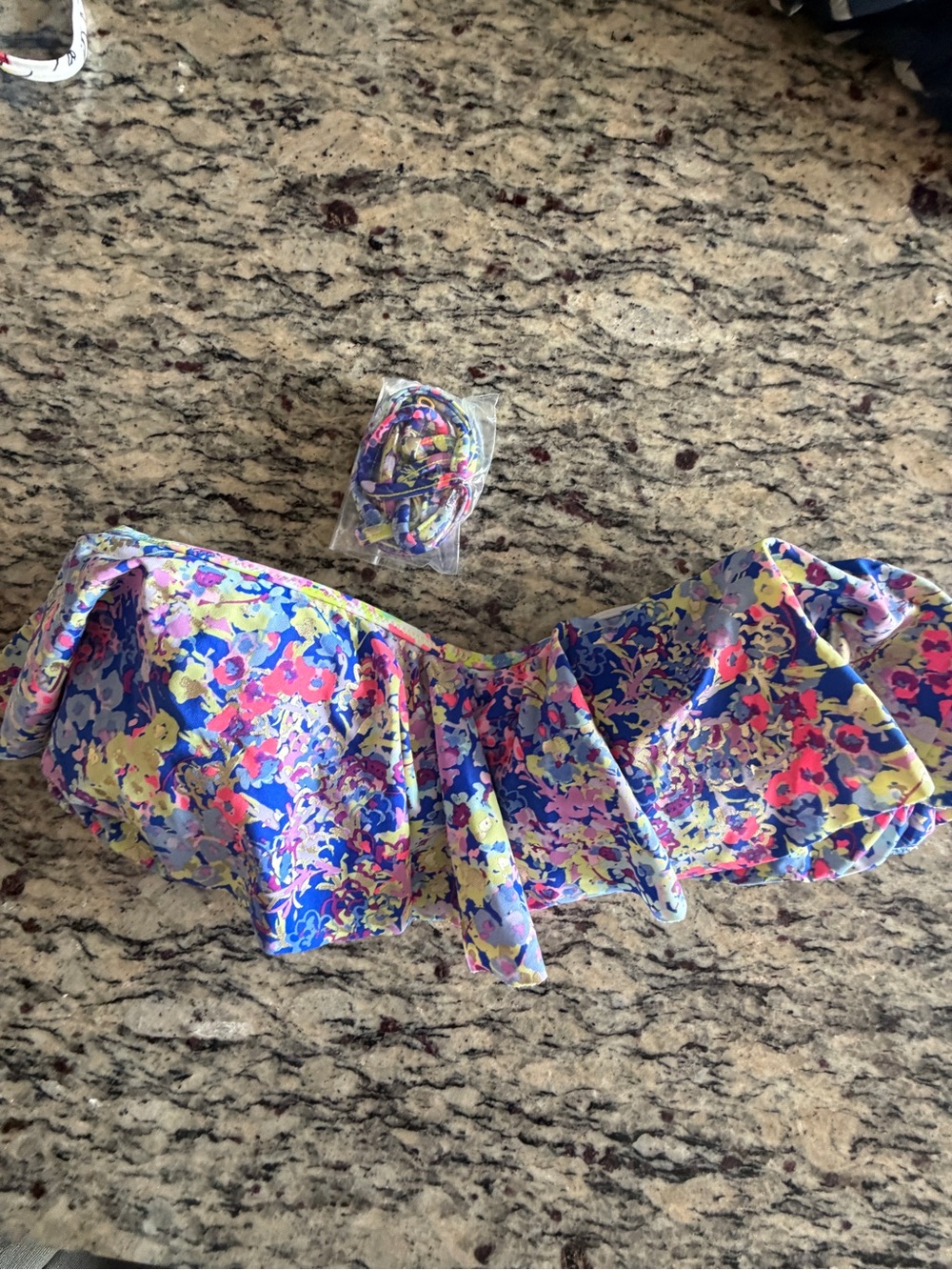 Victoria's Secret (M) Flounce Bandeau Swim Bikini Top Blue Multi Floral - Picture 4 of 7